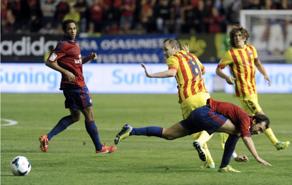 Osasuna frena a la marcha triunfal del Barça