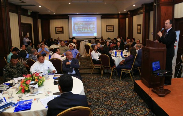 Expertos debaten sobre seguridad corporativa