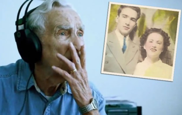 Viudo escribe canción de amor a su esposa y se vuelve un éxito