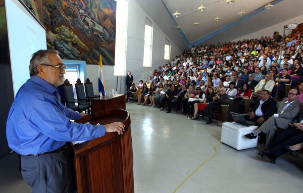 Sir Salvador Moncada da conocer avances sobre la aspirina