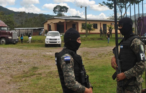 Aseguran 16 bienes en Comayagua de hondureña en EUA