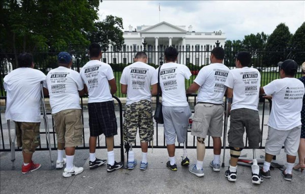 Hondureños mutilados en 'La Bestia' intentan hablar con Obama