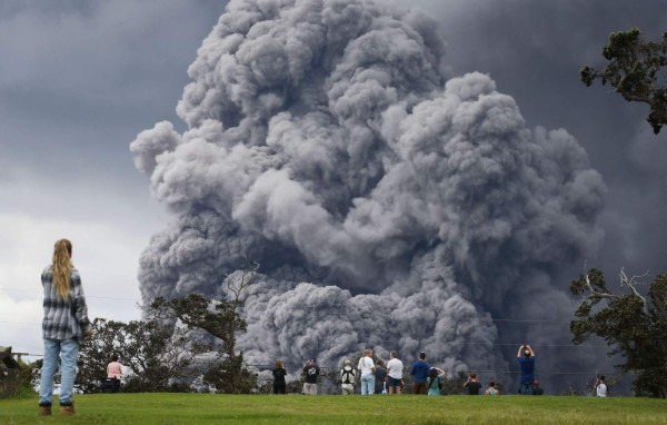 EEUU emite alerta roja tras explosión del volcán Kilauea de Hawái