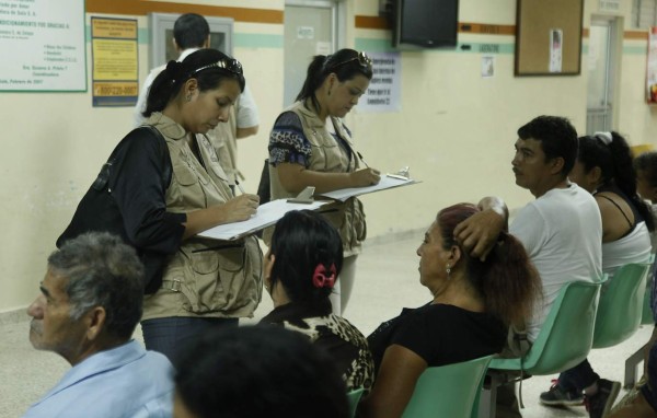De tres meses a un año esperan por consultas en hospital