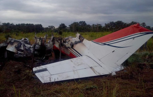 Hallan avioneta accidentada con 750 kilos de cocaína en Guatemala