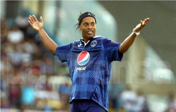 La mala pasada de Ronaldinho a los equipos Motagua y Real España
