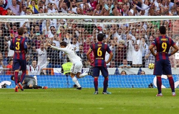 Cristiano sólo marca de penal en los clásicos ligueros en el Bernabéu