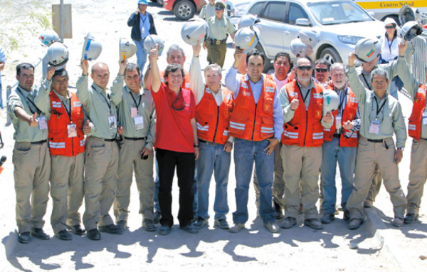 Dados de alta 31 de los 33 mineros rescatados