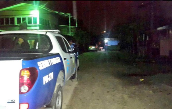 Acribillan a tres personas entre ellos a un policía en SPS