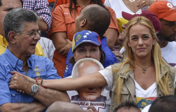 Venezuela: Gobierno y la oposición no logran fijar fecha para diálogo