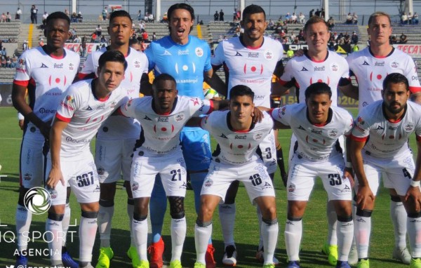 Chirinos y Crisanto con Lobos BUAP vencen al Santos Laguna en México