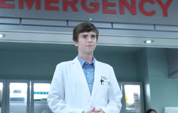 Freddie Highmore, ahora está salvando vidas