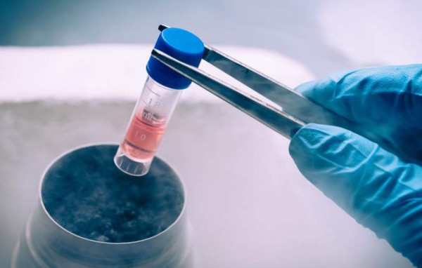 China da a luz a un niño gestado en un embrión congelado hace 16 años