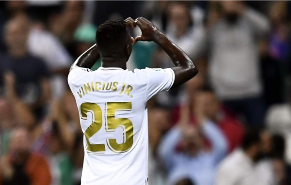 Real Madrid vence al Osasuna con goles brasileños y es líder de la Liga Española