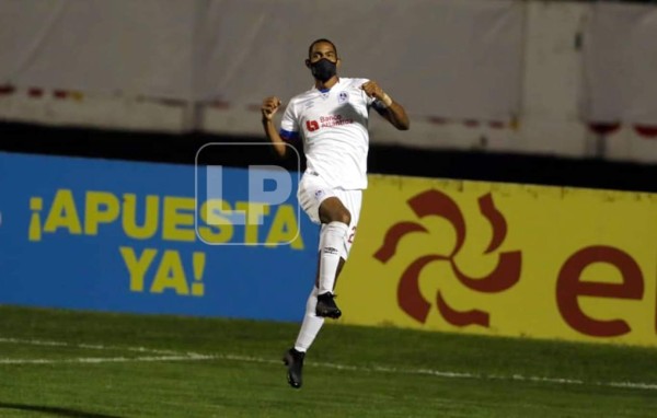 ¡Otra manita! Olimpia vapuleó con solvencia al Platense y se afianzó en la cima de su grupo