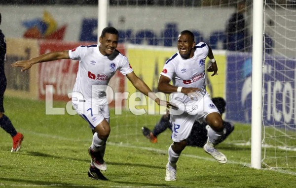 Rony Martínez salva el invicto del Olimpia y amarga al Motagua