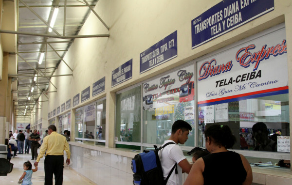 Bajo movimiento en la terminal de buses en San Pedro Sula