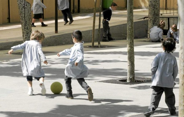 Los mejores amigos ayudan a los niños pobres a tener éxito&nbsp;&nbsp;