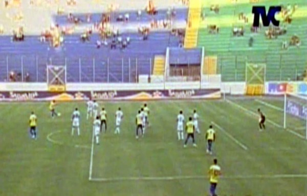 Video: El gol legítimo anulado al Victoria ante Olimpia