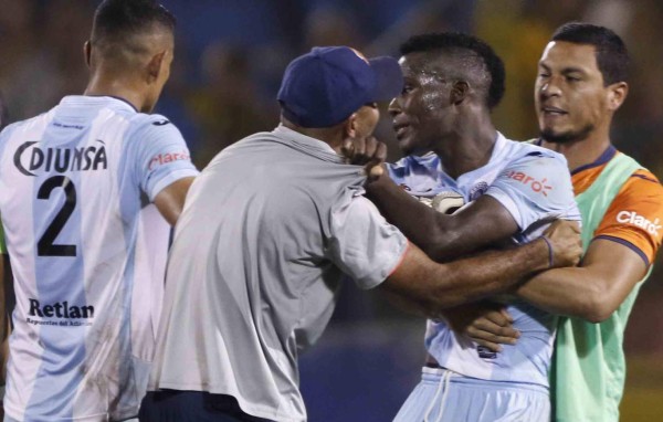 La rabieta de Rubilio tras el Real España- Motagua