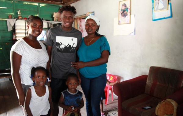 La historia de dolor y superación de Carlos Mejía, la joya de Honduras