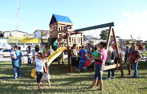El parque de La Lima ya tiene zona infantil; invirtieron más de L120,000