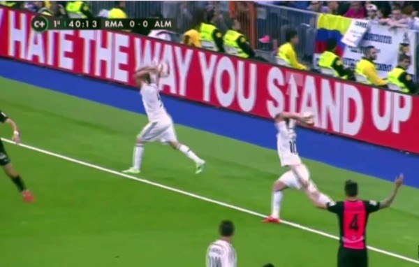 Video: El doble saque de banda de Coentrao y James