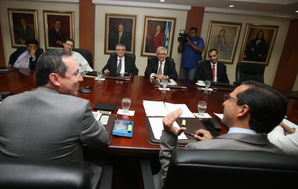 Dos semanas durarán negociaciones con el FMI