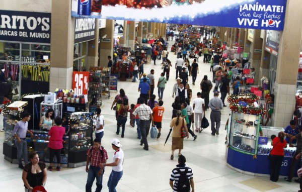 Hallan muerto a un hombre en un baño de la Gran Terminal de San Pedro Sula