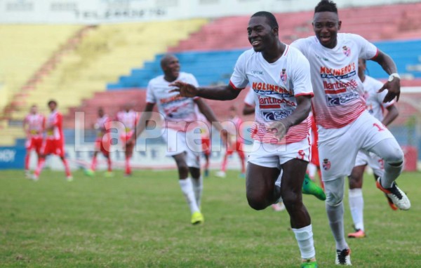 La Real Sociedad se bajó al Vida con golazo sobre el final