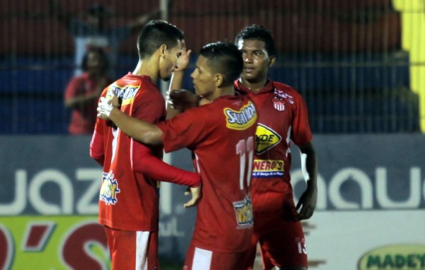 El Vida gana el clásico copero en el último minuto