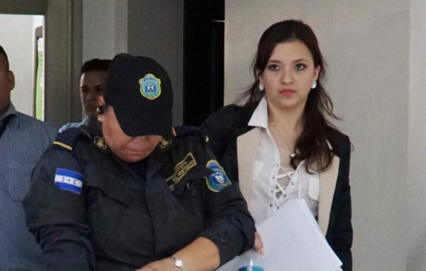 Fiscalía: 'Laura Knight acuchilló a su esposo varias veces en el cuello”