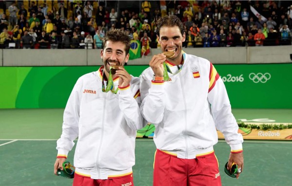 Rafa Nadal gana oro olímpico junto a Marc López en dobles