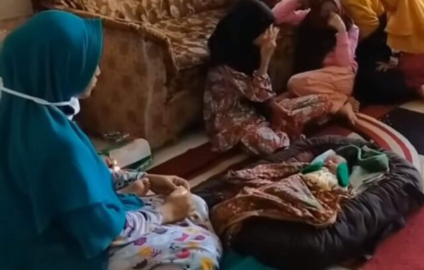 ¡Insólito! Una mujer en Indonesia afirma que una ráfaga de viento la embarazó