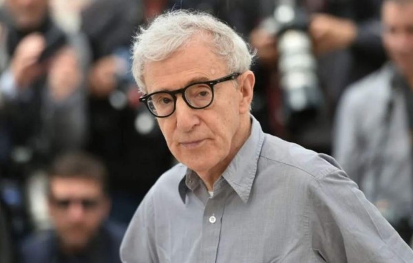 Hijo de Woody Allen critica la próxima publicación de las memorias del cineasta