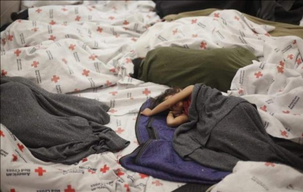 Niños migrantes detenidos en Estados Unidos ya son más de 52,000