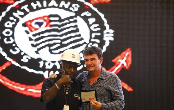 Estadio de la inauguración del Mundial es entregado con obras pendientes