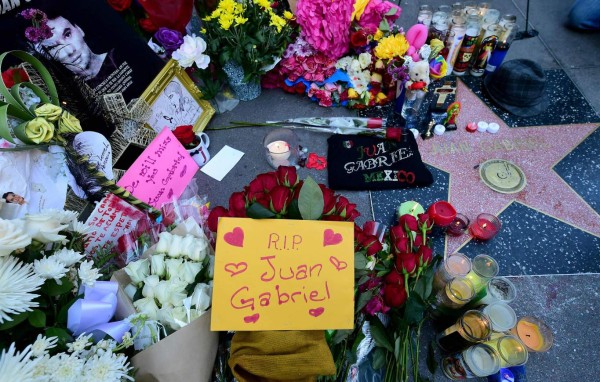 Flores, rancheras y lágrimas para recordar al 'Divo de Juárez”