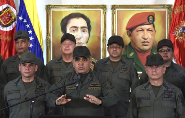 Altos mandos militares de EEUU y Colombia presionan a militares venezolanos