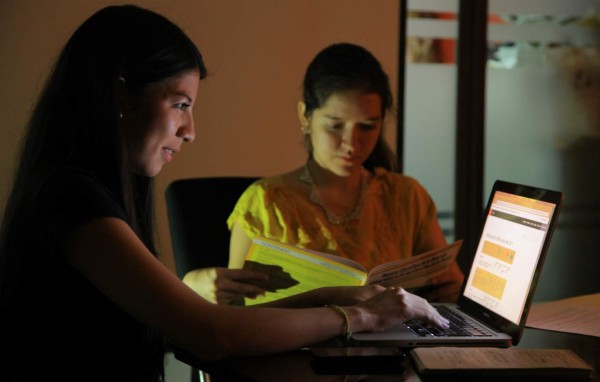 Unah-vs: Cooperativismo y Gestión Informática, las nuevas maestrías