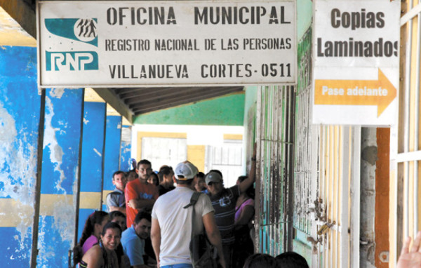 Aún falta entregar 10 mil cédulas a hondureños