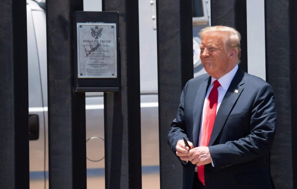 Tribunal Supremo de EEUU rechaza demandas contra muro de Trump