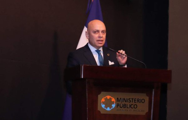 Óscar Chinchilla denuncia conspiración contra el Ministerio Público