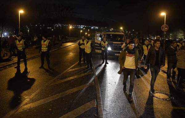 Evacuan estadio en Alemania tras amenaza de bomba   