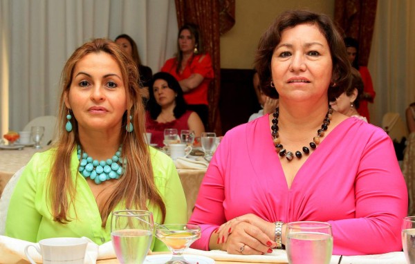 Grupo Ayuda celebra su cuarto desayuno solidario