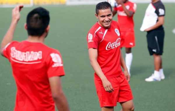 Roger Rojas defiende al Choco Lozano: 'No solo al delantero se le tiene que echar la culpa'