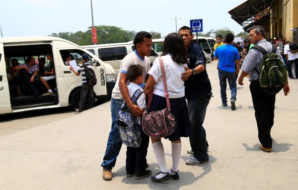 Por L2,000 al día se pelean a los pasajeros los rapiditos de San Pedro Sula