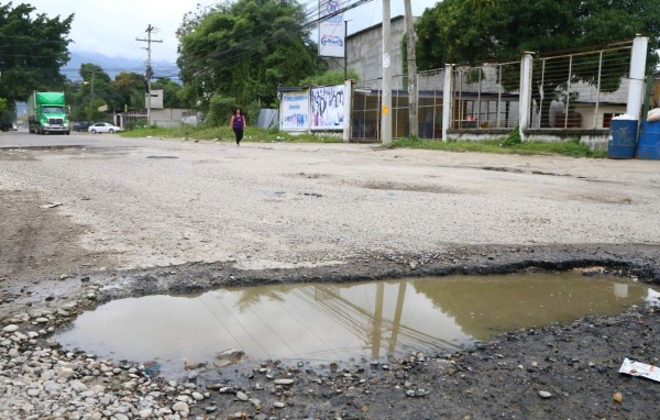 Pobladores del barrio Guadalupe piden obras que mejoren el estado de las vías