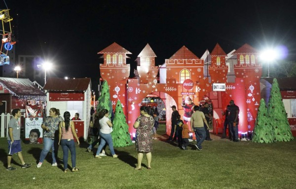 Llega a San Pedro Sula la magia de la Villa Navideña