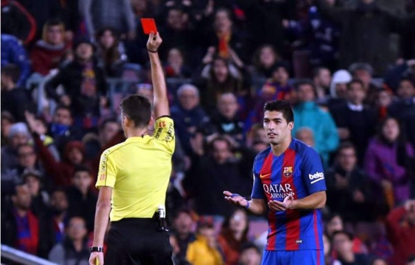 Luis Suárez fue suspendido dos partidos y se perderá final de la Copa del Rey